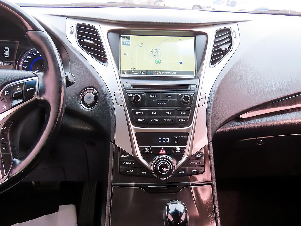 HYUNDAI Grandeur - Vista 10