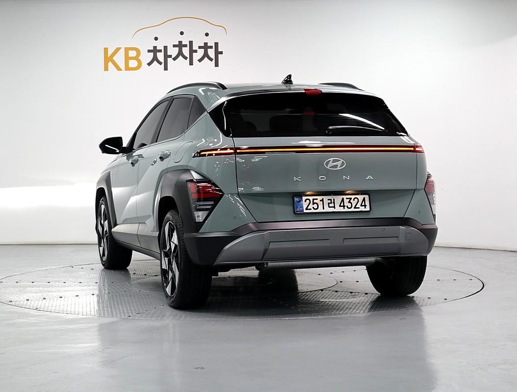 HYUNDAI Kona - Vista 4