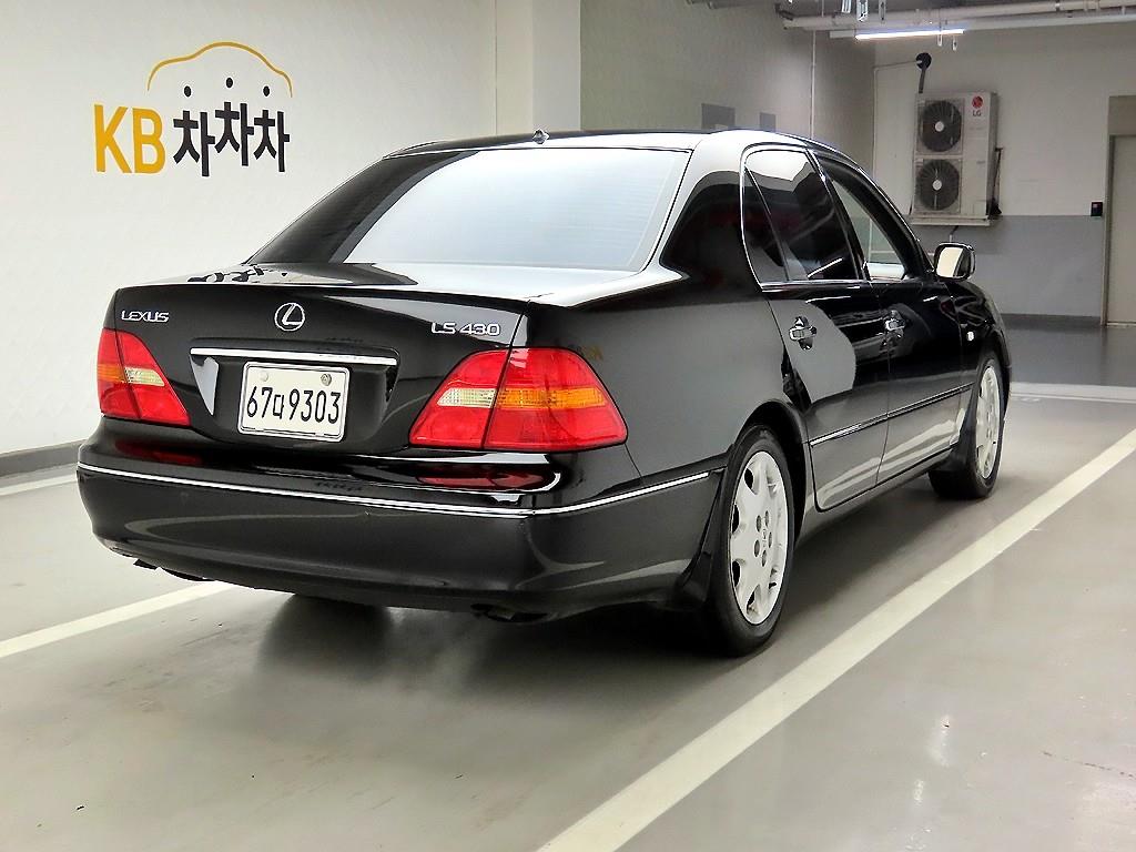 Lexus LS - Vista 4