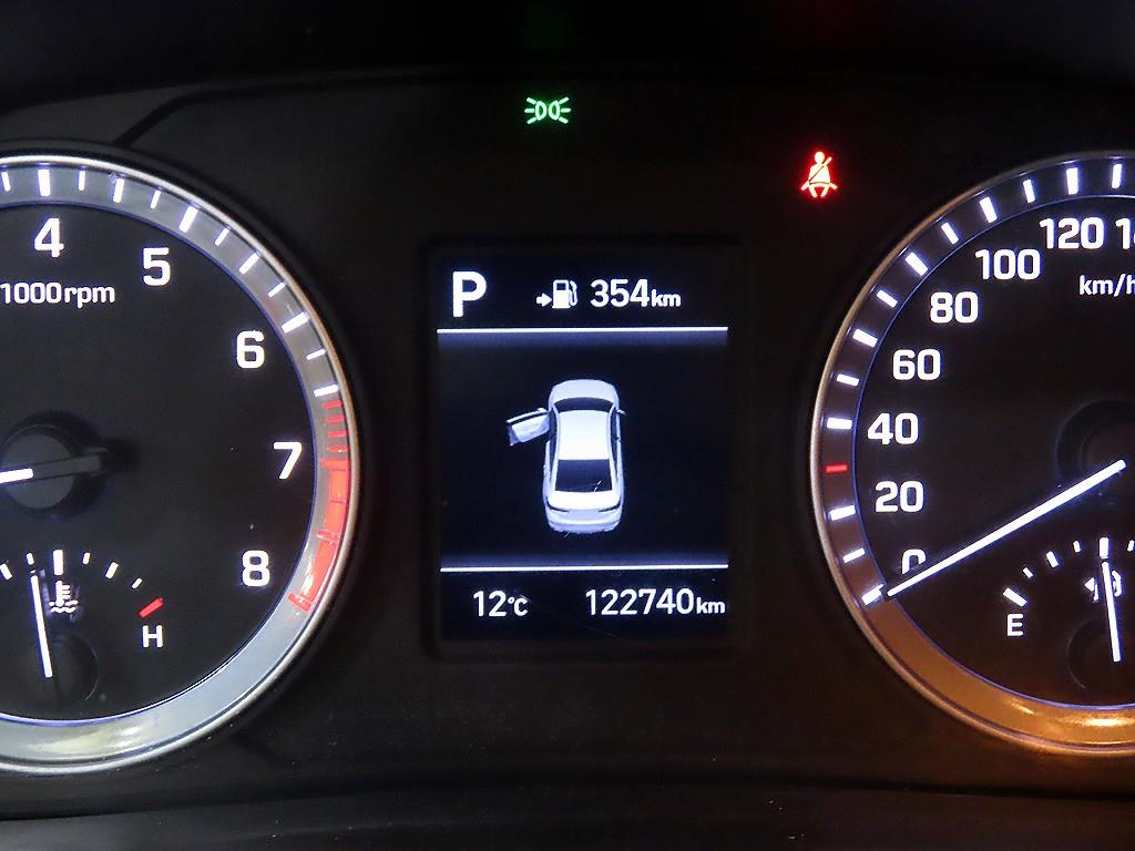 HYUNDAI Sonata - Vista 9