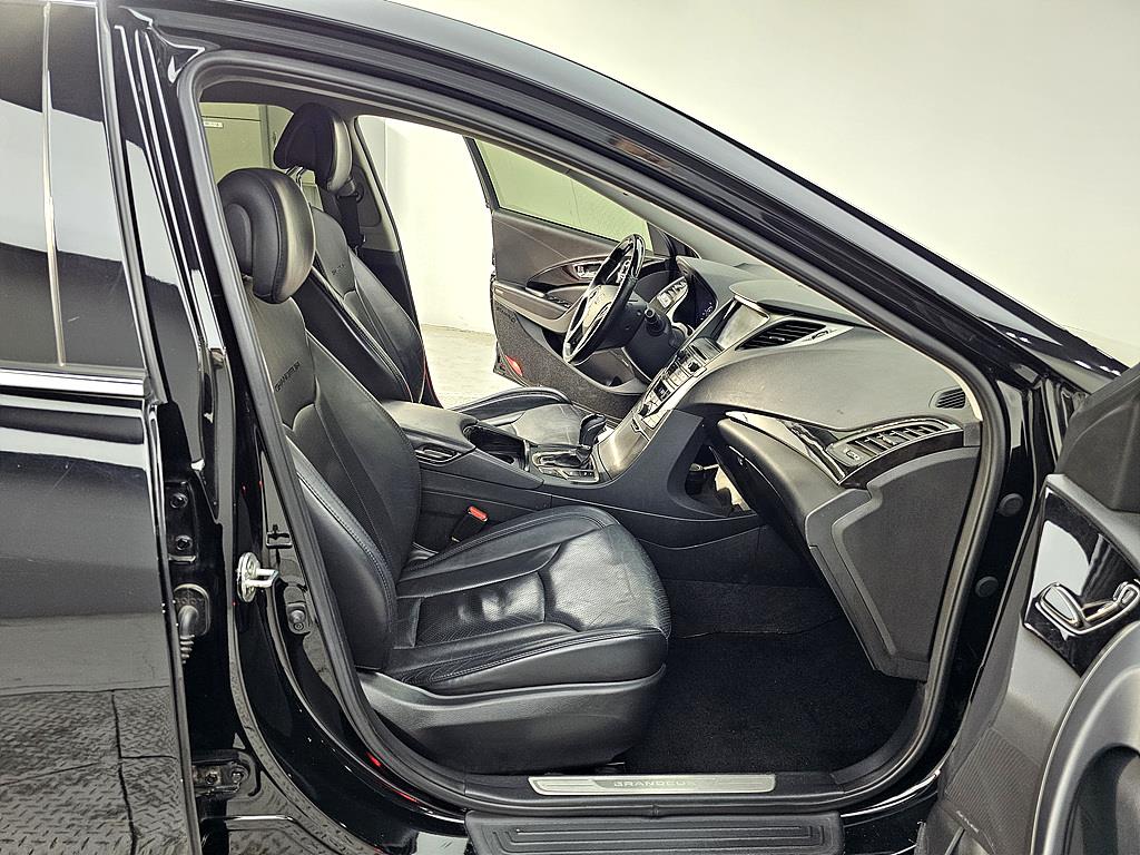 HYUNDAI Grandeur - Vista 10