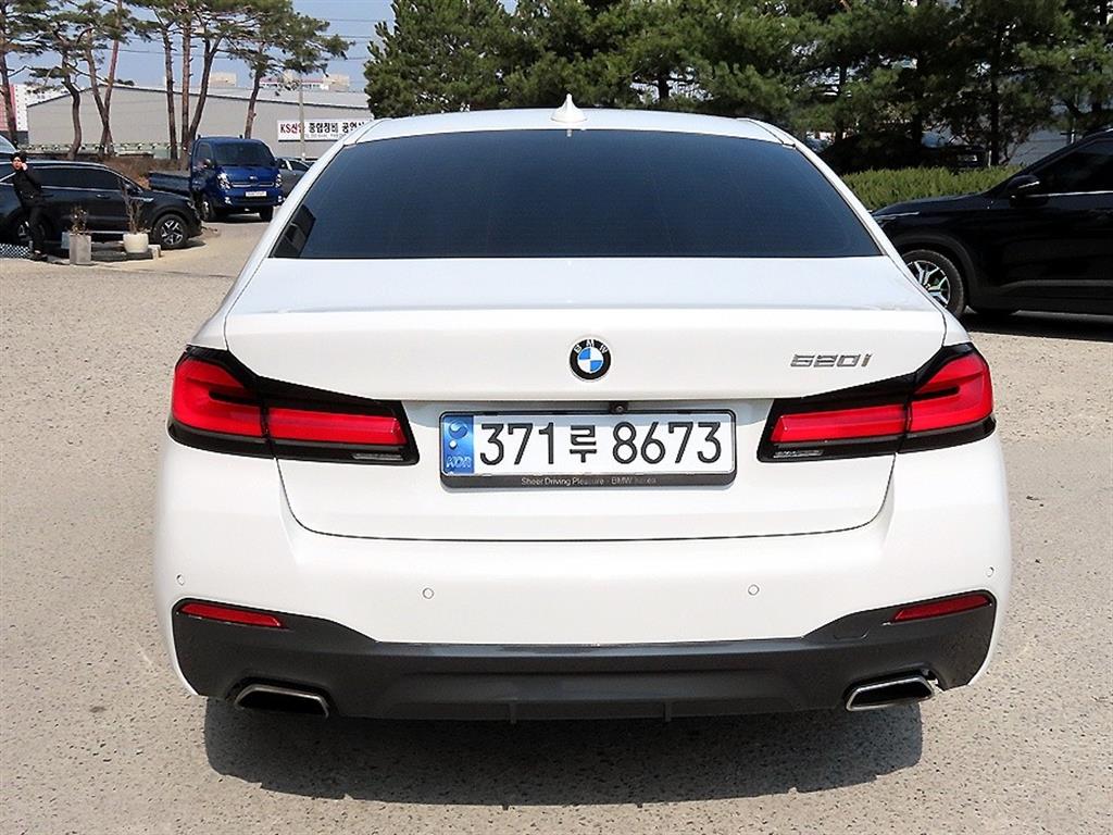 BMW 5 Series - Vista 4