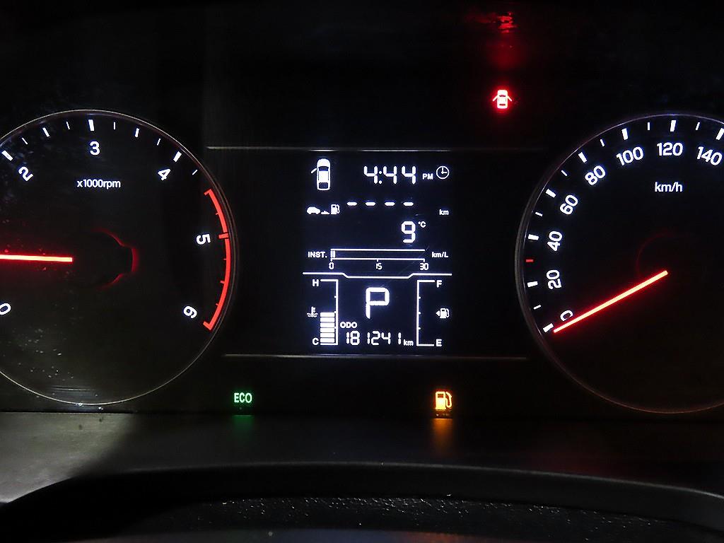 Ssangyong Rexton - Vista 9