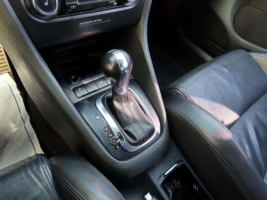 Volkswagen Golf - Vista 10