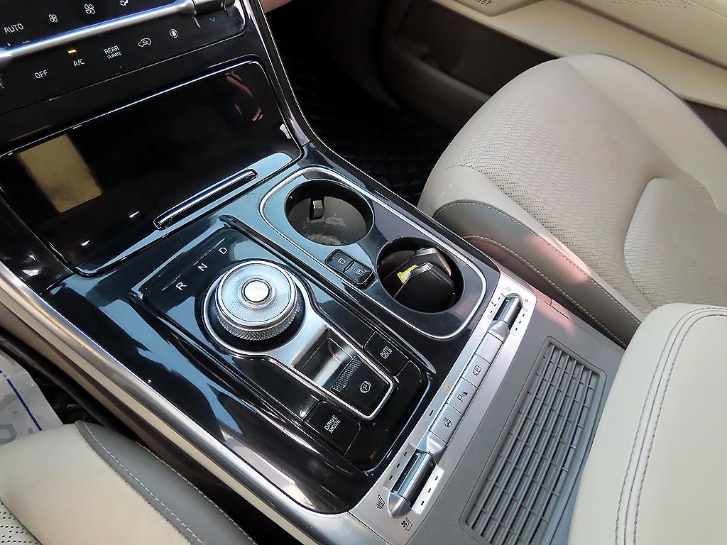 KIA Carnival - Vista 10