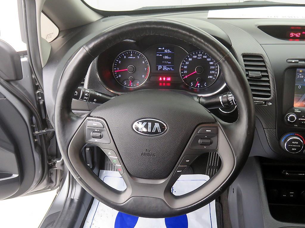 KIA K3 - Vista 9