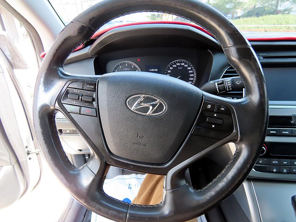 HYUNDAI Sonata - Vista 8