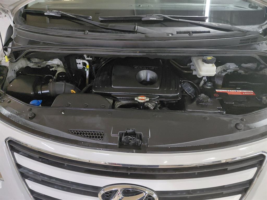 HYUNDAI Starex 2016 Blanco - Importación desde Corea - HF Imports Iquique - Foto 17