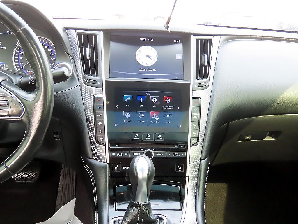 Infiniti Q - Vista 10