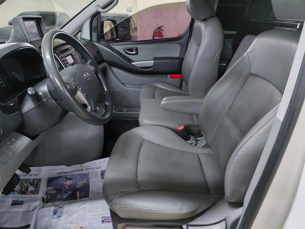 HYUNDAI Starex 2016 Blanco - Importación desde Corea - HF Imports Iquique - Foto 13