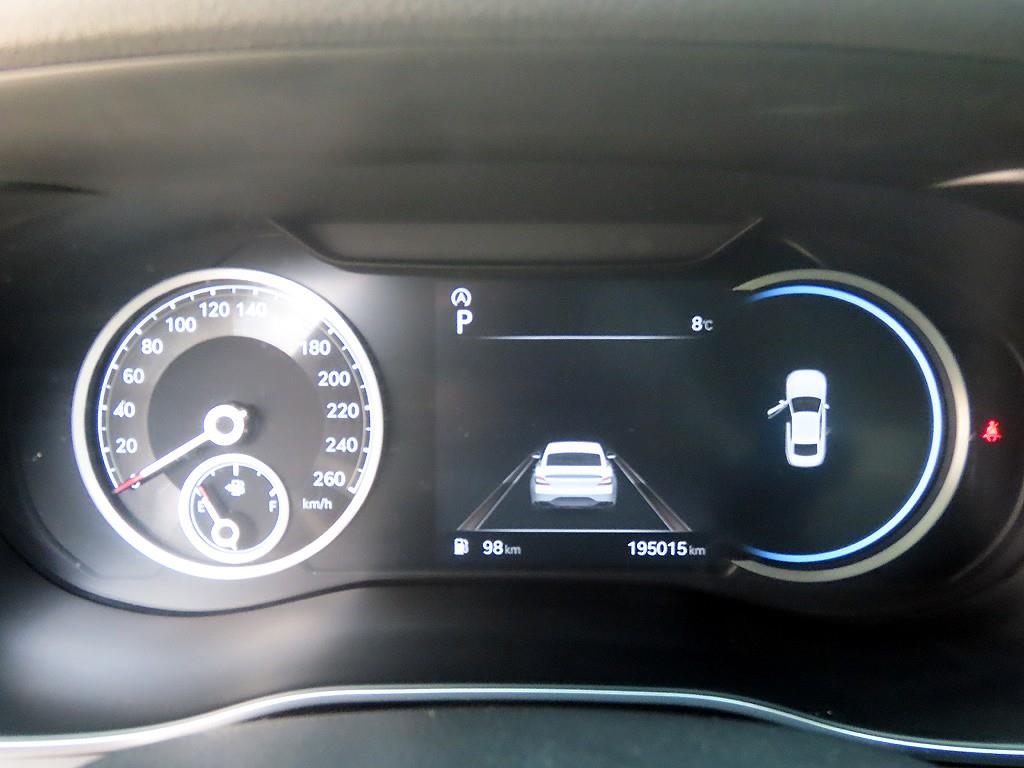 Genesis G70 - Vista 9