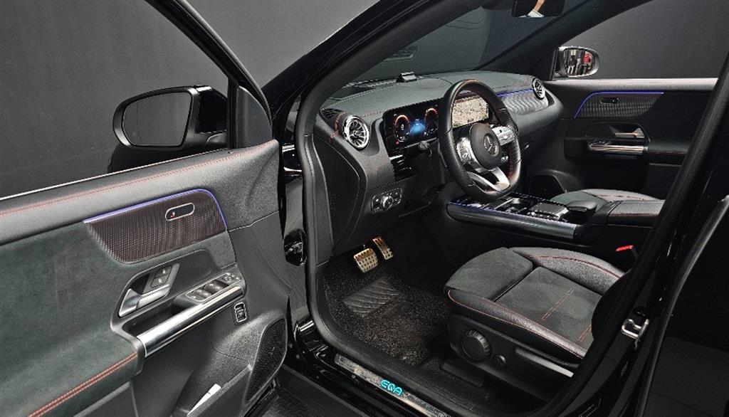 Mercedes Benz EQA - Vista 11