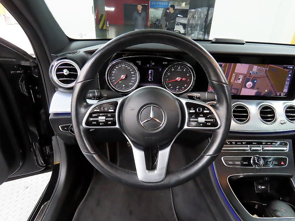 Mercedes Benz E class - Vista 9