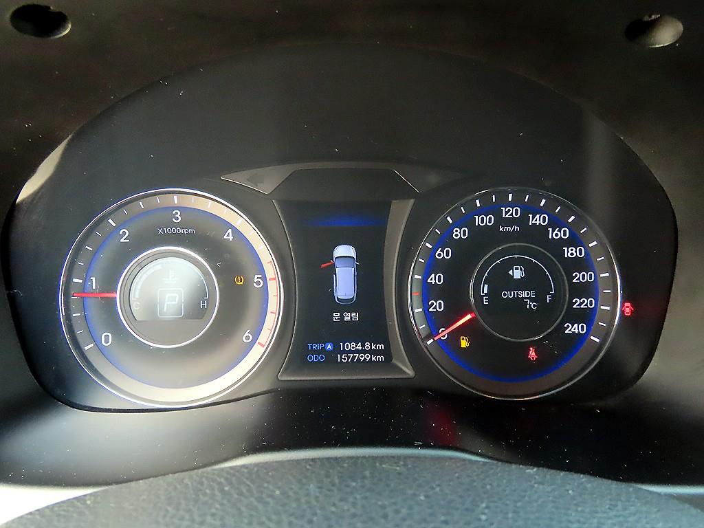 HYUNDAI i40 - Vista 9