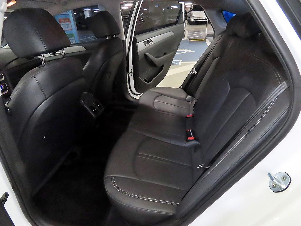 HYUNDAI Sonata - Vista 7