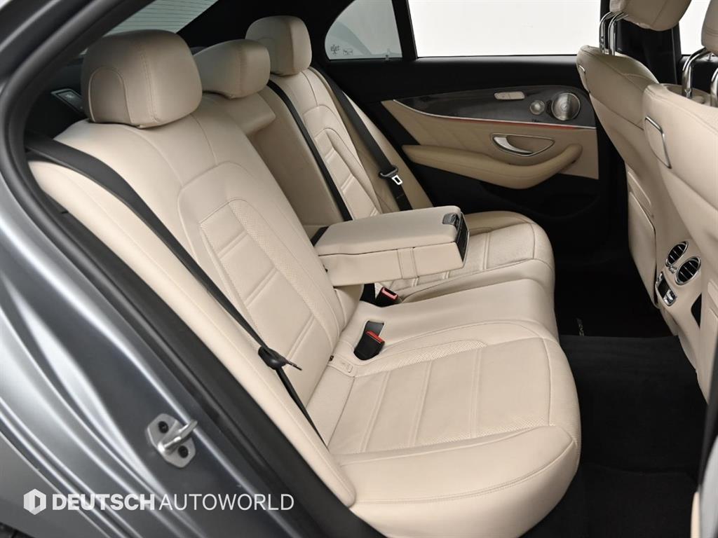 Mercedes Benz E class - Vista 12