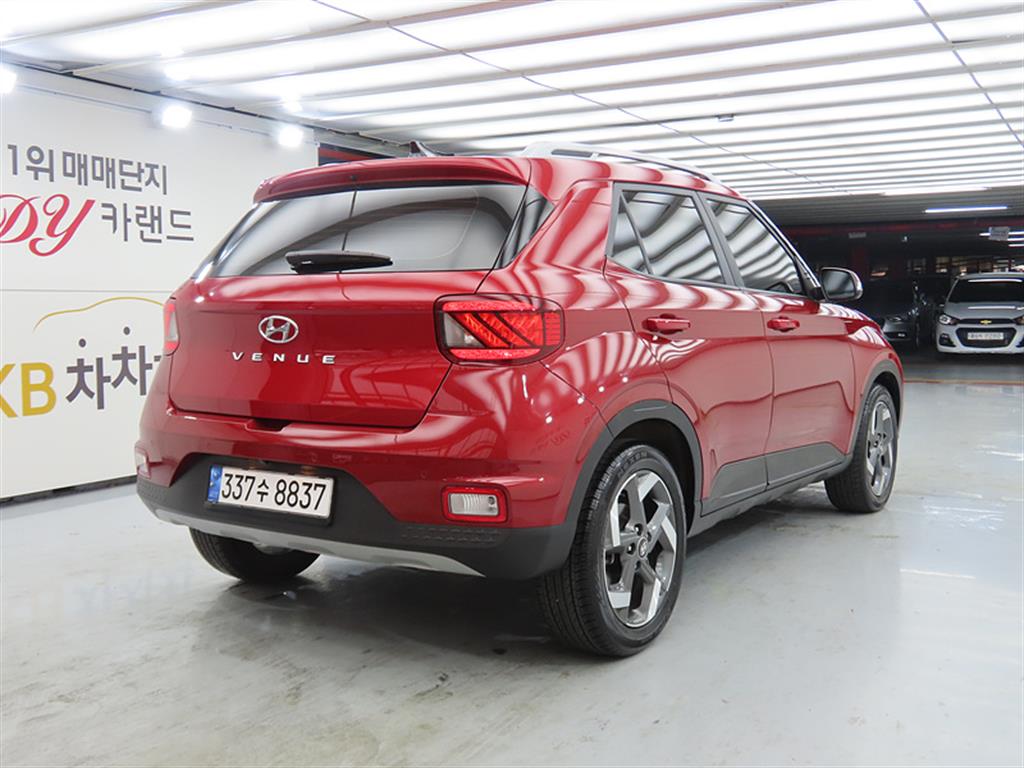 HYUNDAI Venue - Vista 4