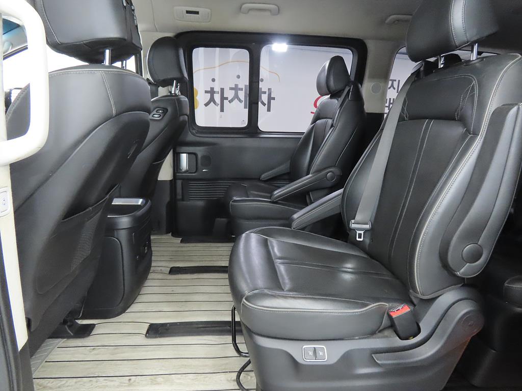 HYUNDAI Staria - Vista 6