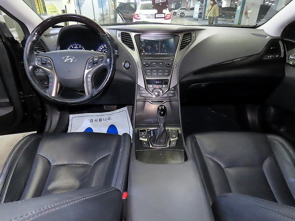 HYUNDAI Grandeur - Vista 10