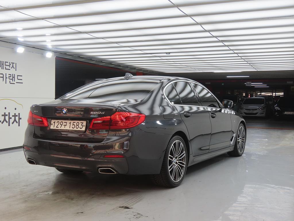 BMW 5 Series - Vista 4