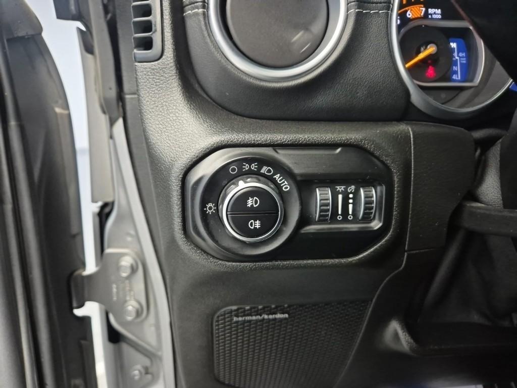 Jeep Wrangler 2018 Plateado - Importación desde Corea - HF Imports Iquique - Foto 18