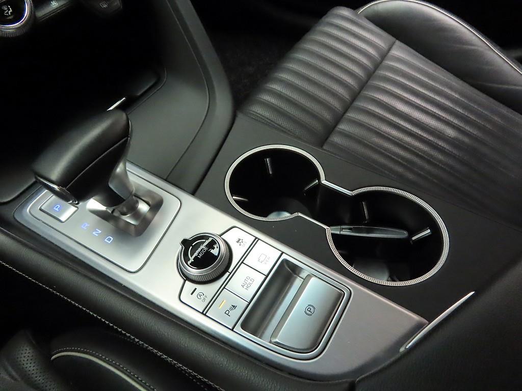 Genesis G70 - Vista 10