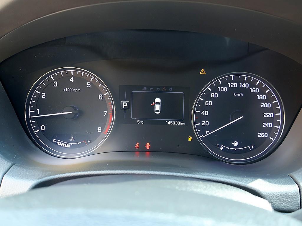 HYUNDAI Genesis - Vista 11