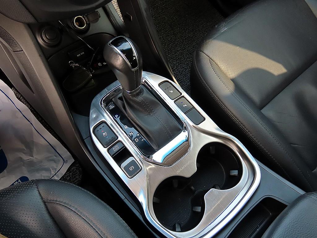 HYUNDAI Santa Fe - Vista 10