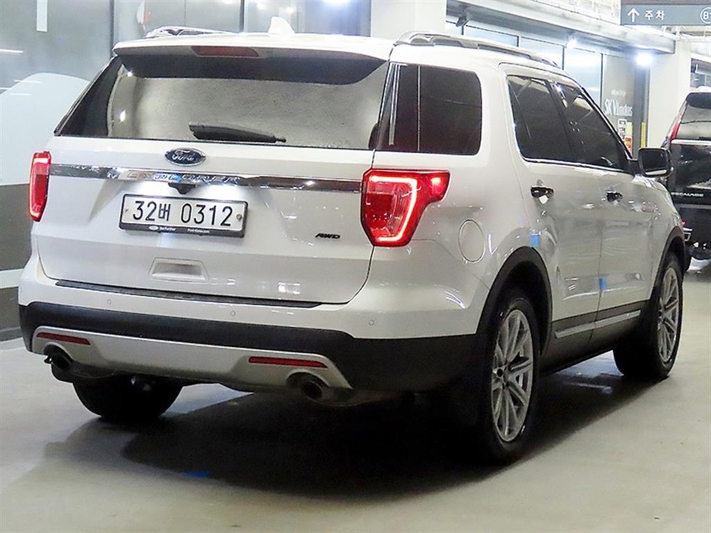 Ford Explorer - Vista 4