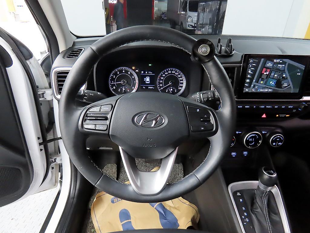 HYUNDAI Venue - Vista 9