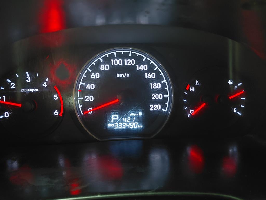 HYUNDAI Starex - Vista 9