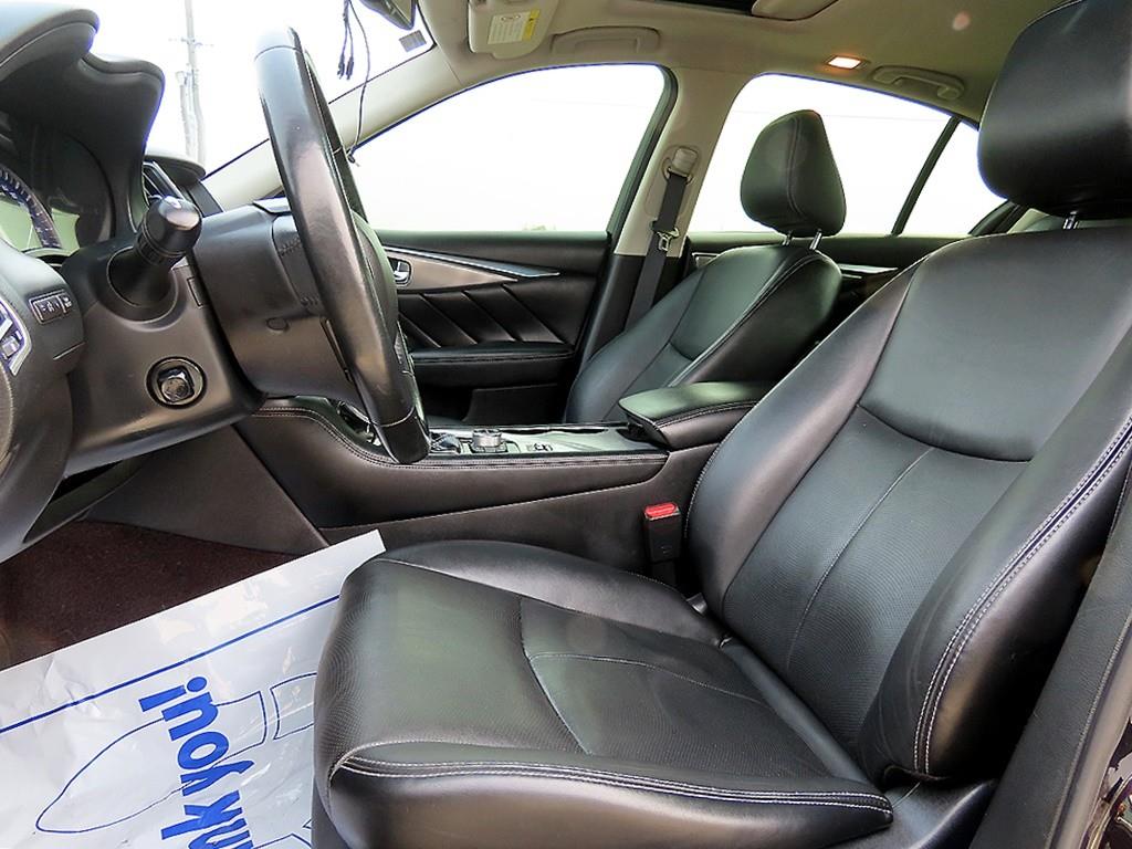 Infiniti Q - Vista 5