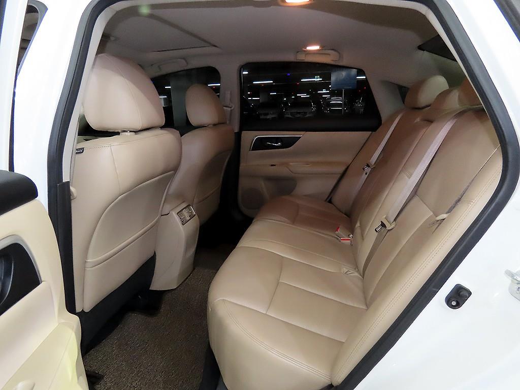 Nissan Altima - Vista 7