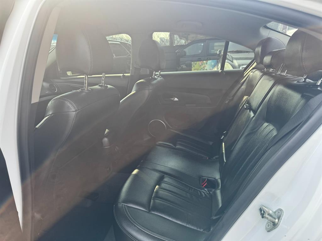 Chevrolet Cruise - Vista 8