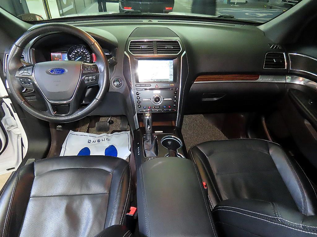 Ford Explorer - Vista 10