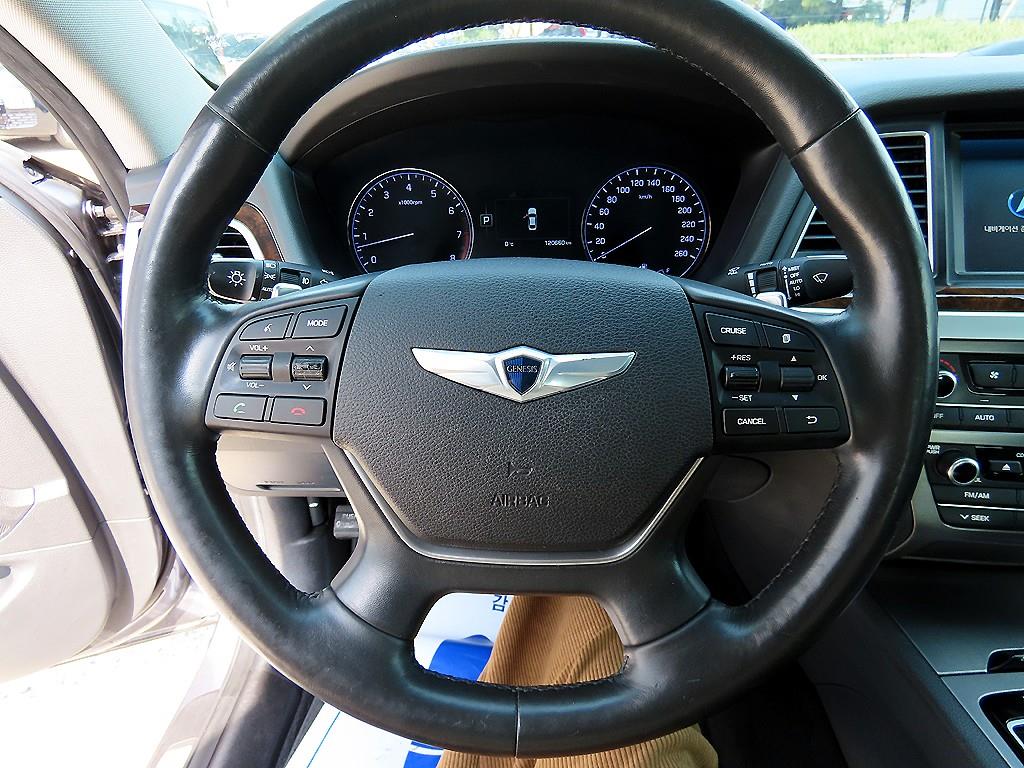 HYUNDAI Genesis - Vista 8