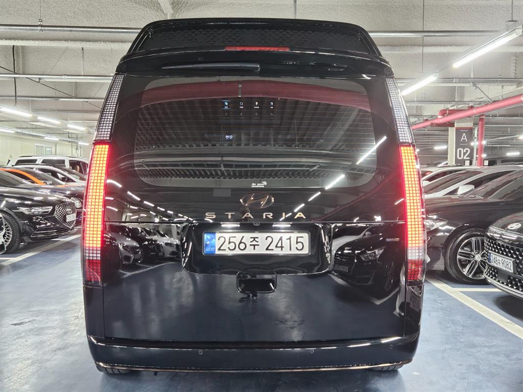 HYUNDAI Staria - Vista 5