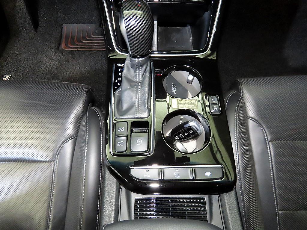 HYUNDAI Grandeur - Vista 12