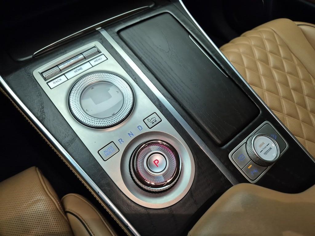 Genesis GV80 - Vista 8