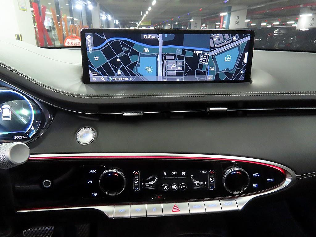 Genesis GV70 - Vista 10