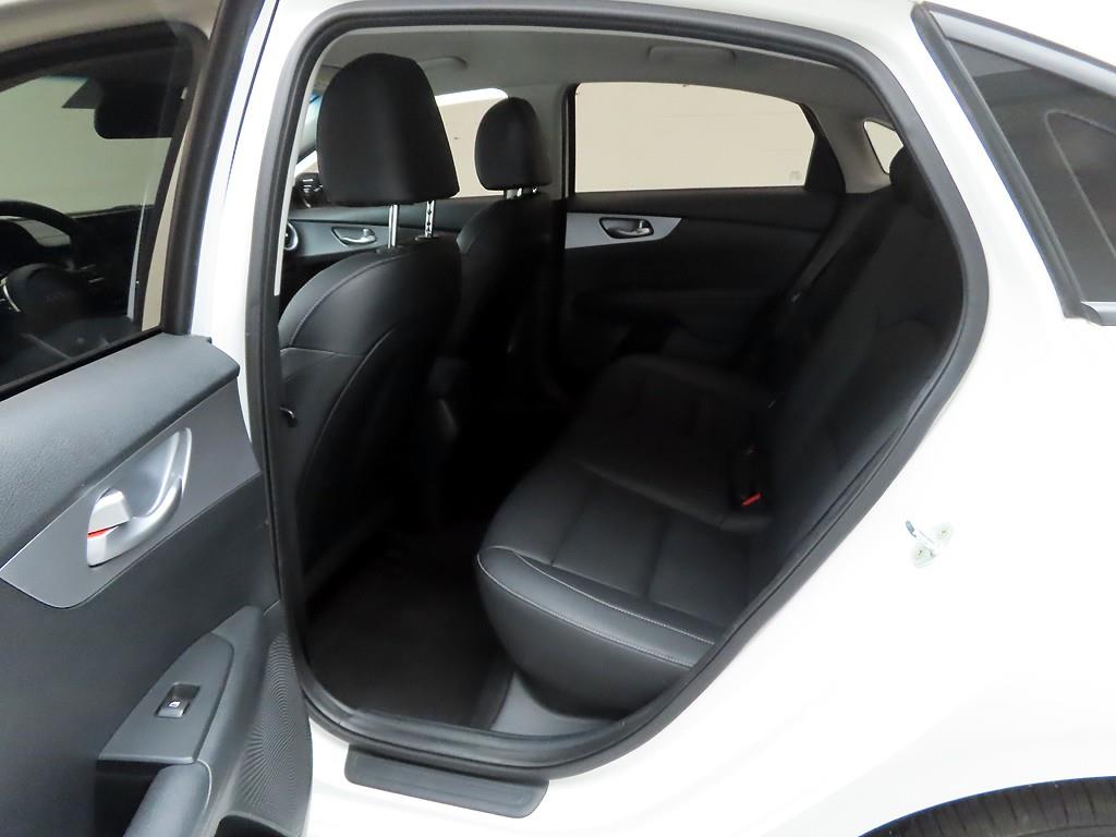 KIA K3 2022 Blanco - Importación desde Corea - HF Imports Iquique - Foto 15