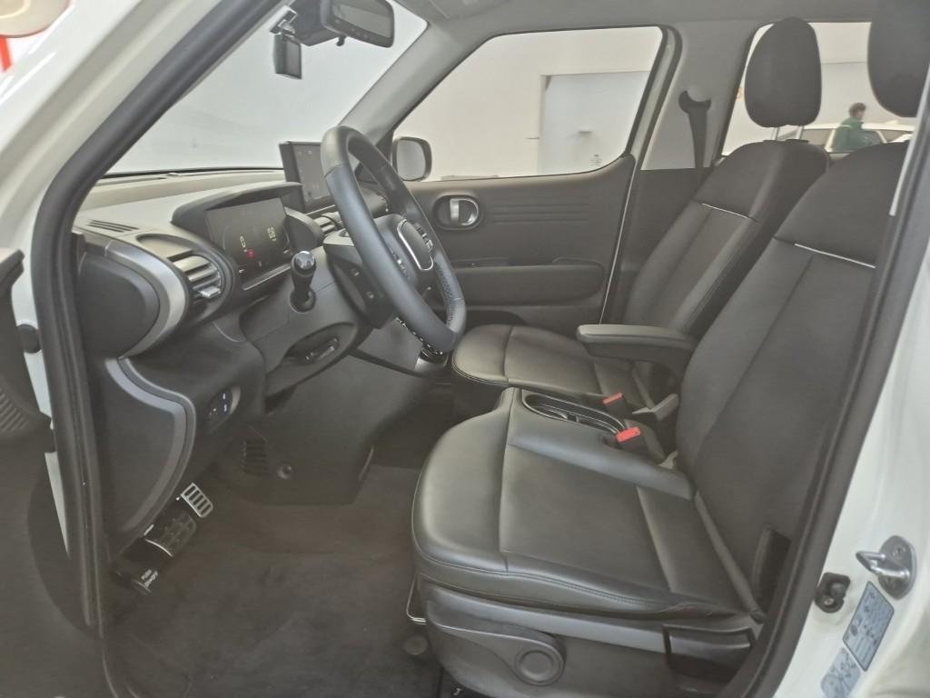 HYUNDAI Casper - Vista 11