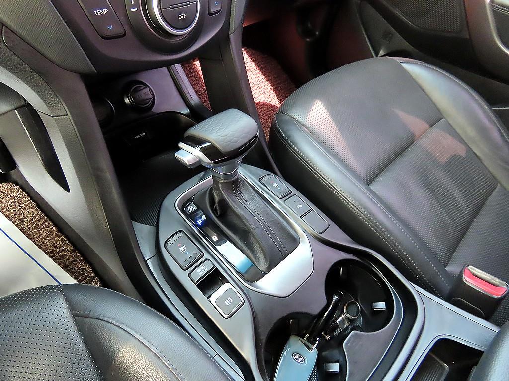 HYUNDAI Santa Fe - Vista 10