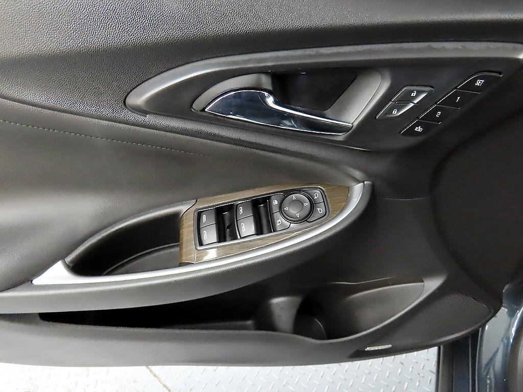 Chevrolet Malibu - Vista 11