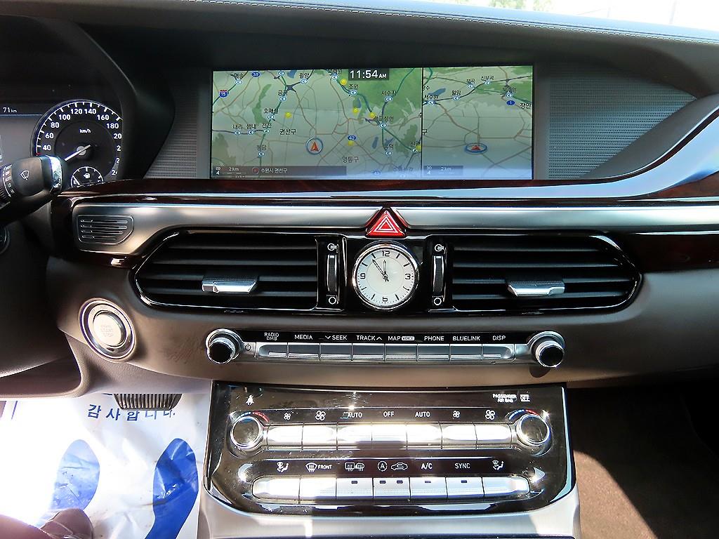 Genesis EQ900 - Vista 12