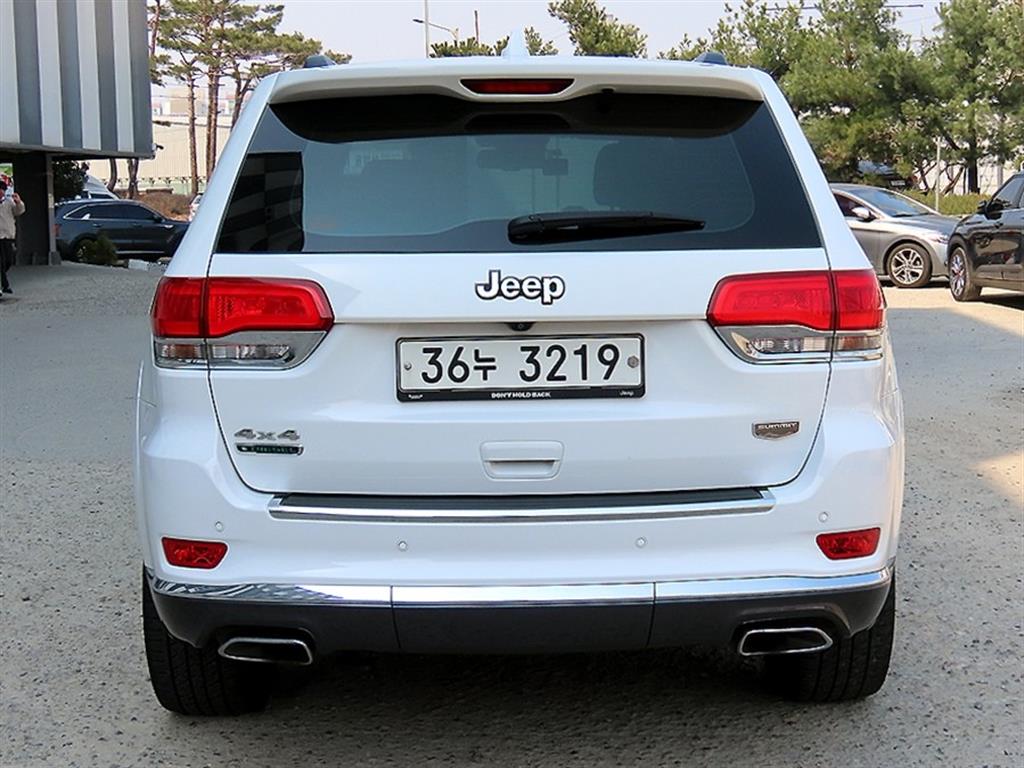 Jeep Cherokee - Vista 4