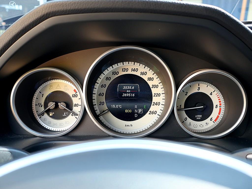 Mercedes Benz E class - Vista 11