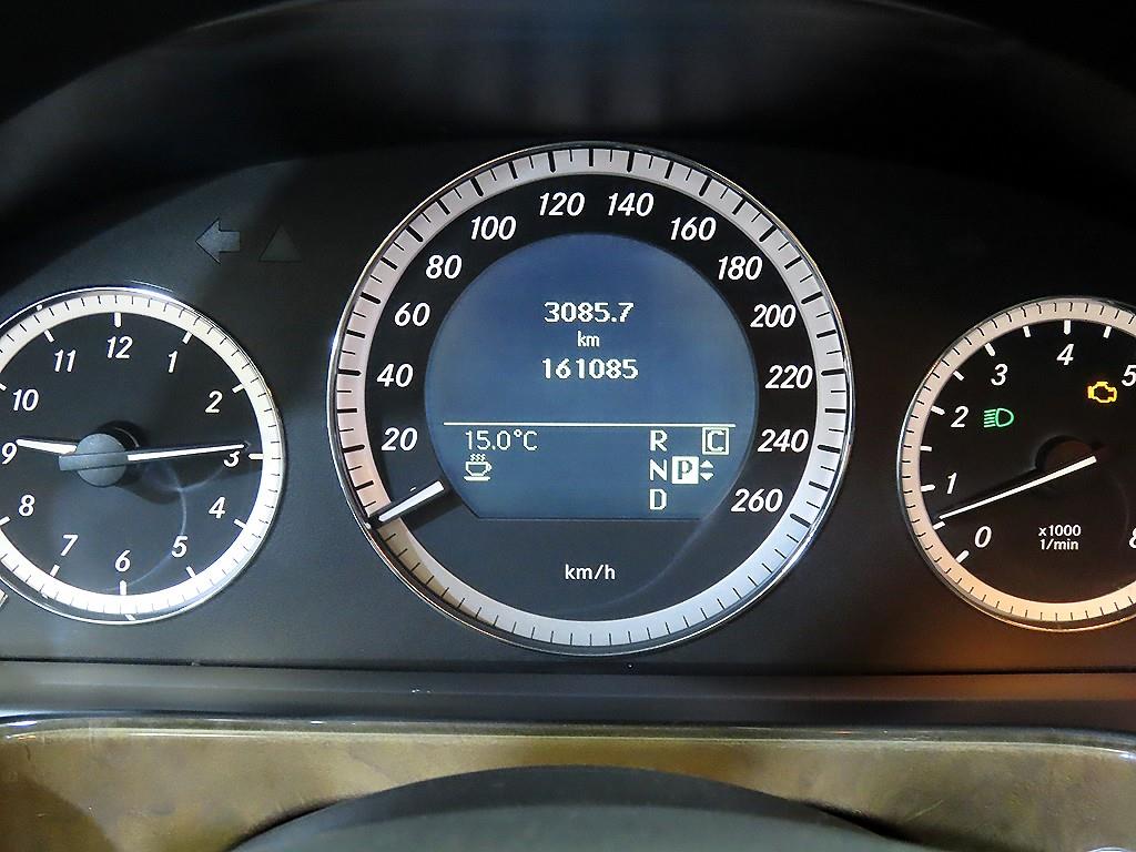 Mercedes Benz E class - Vista 9