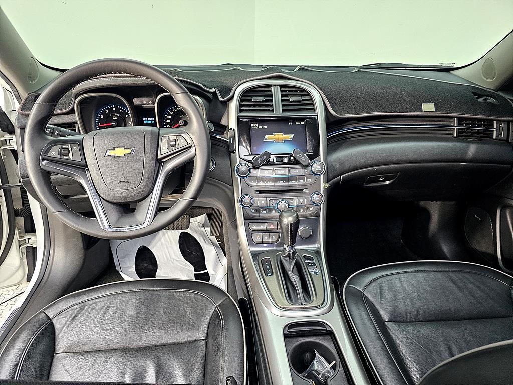 Chevrolet Malibu - Vista 5