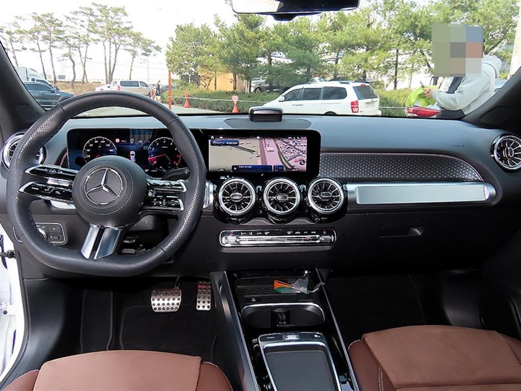 Mercedes Benz GLB Class - Vista 7